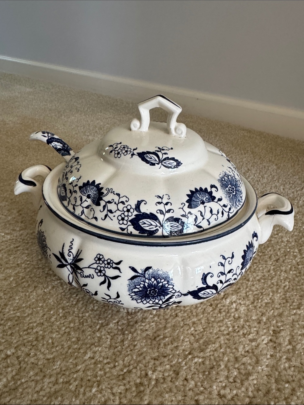 Blue Onion/Blue Danube Floral Covered Soup Tureen